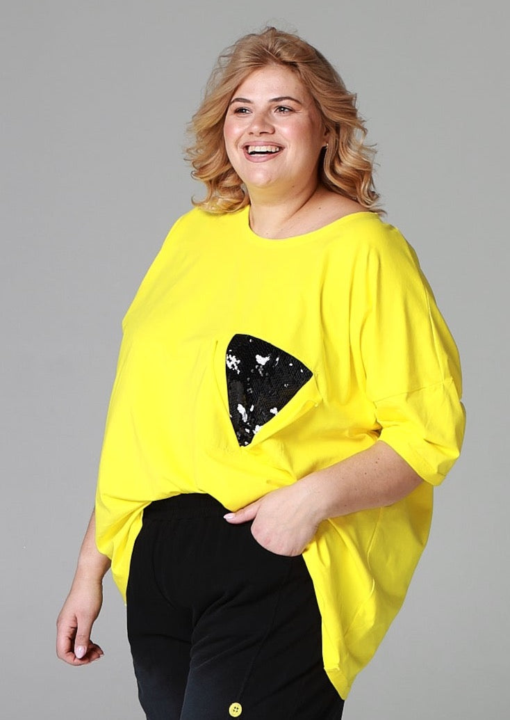 Футболка желтого цвета