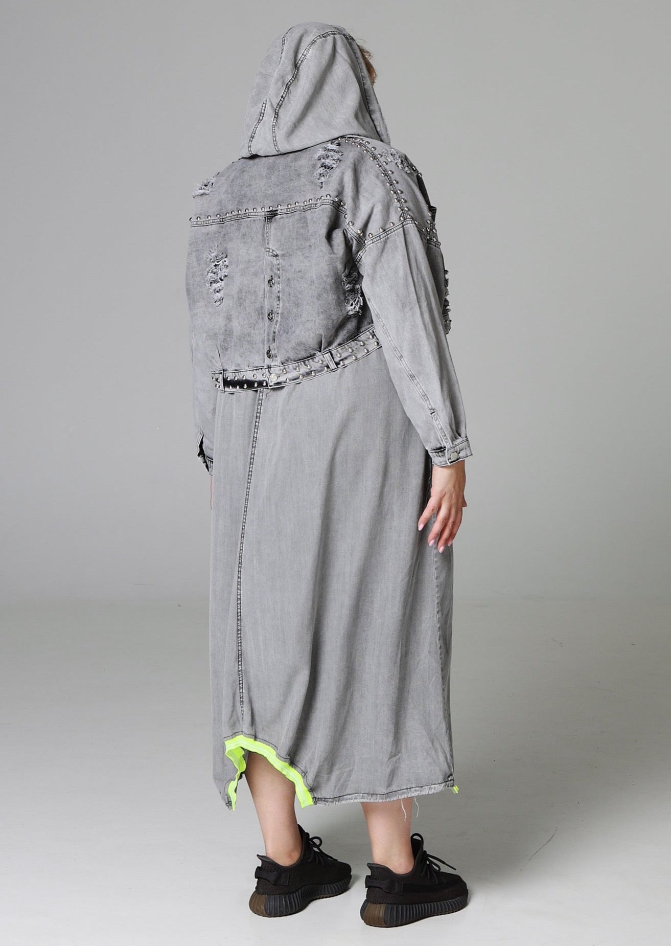 Džinsa sarafāns ar kapuci