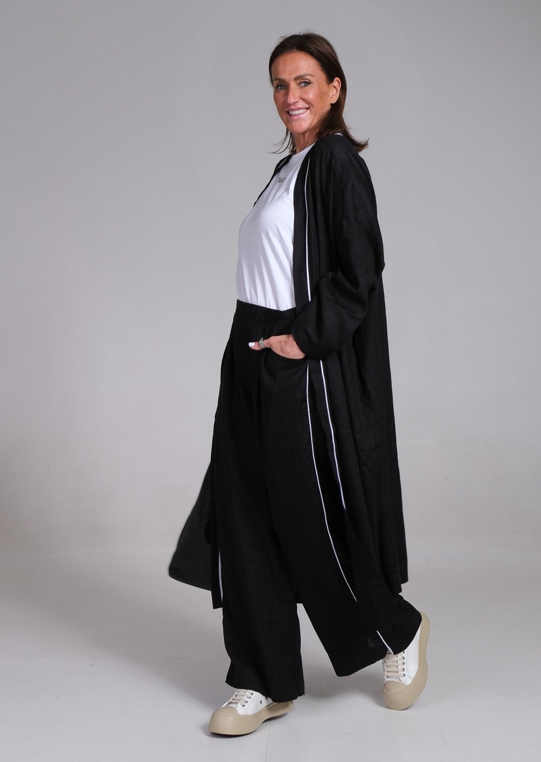 Lina bikses White Line