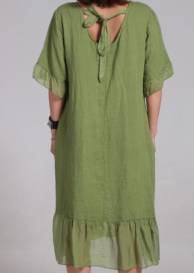 Lina kleita ar zīda volānu