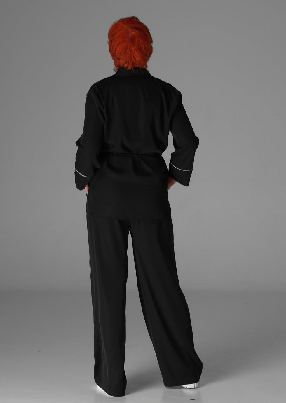 Костюмный атласный шарм