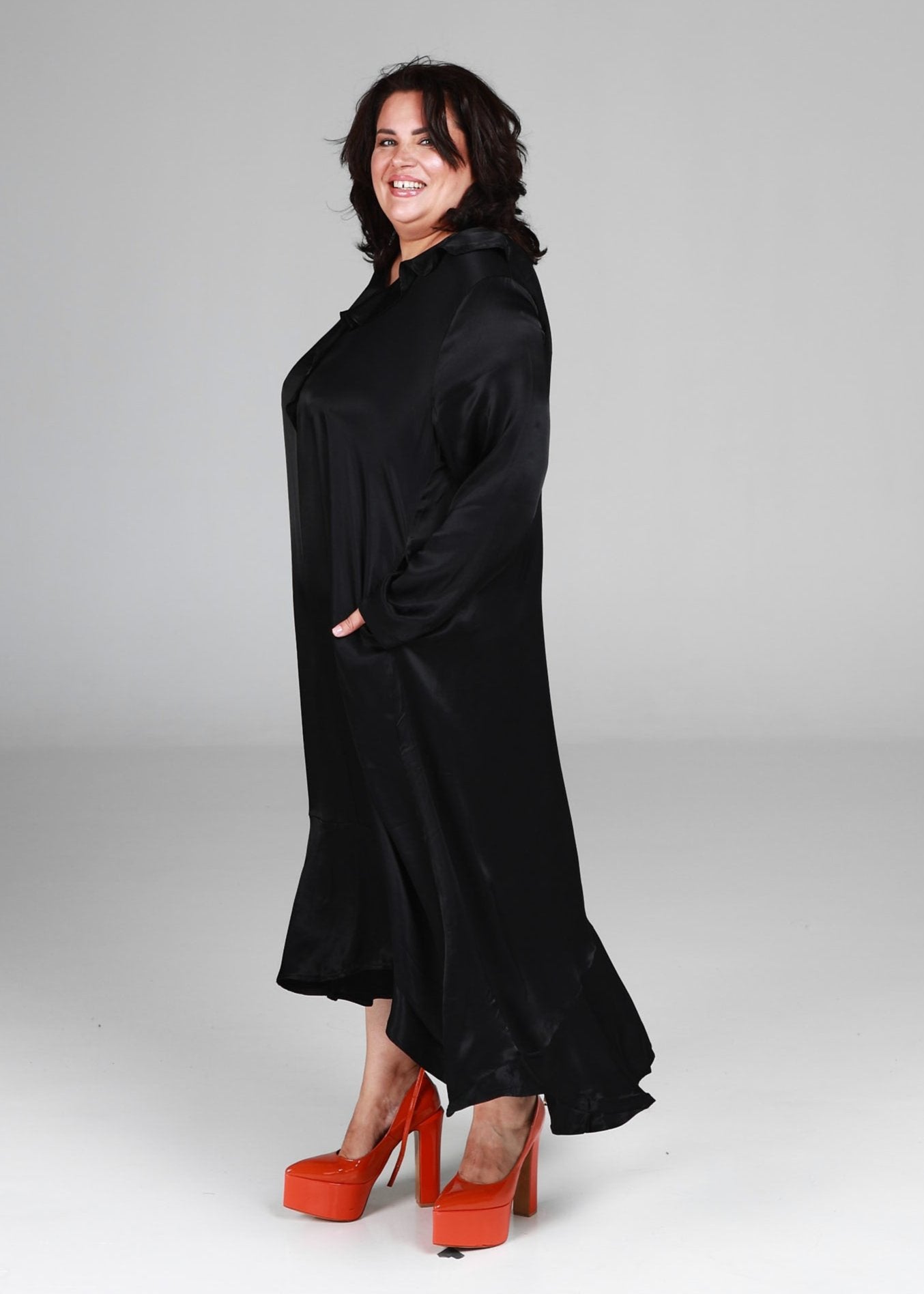 Satīna kleita Elegance