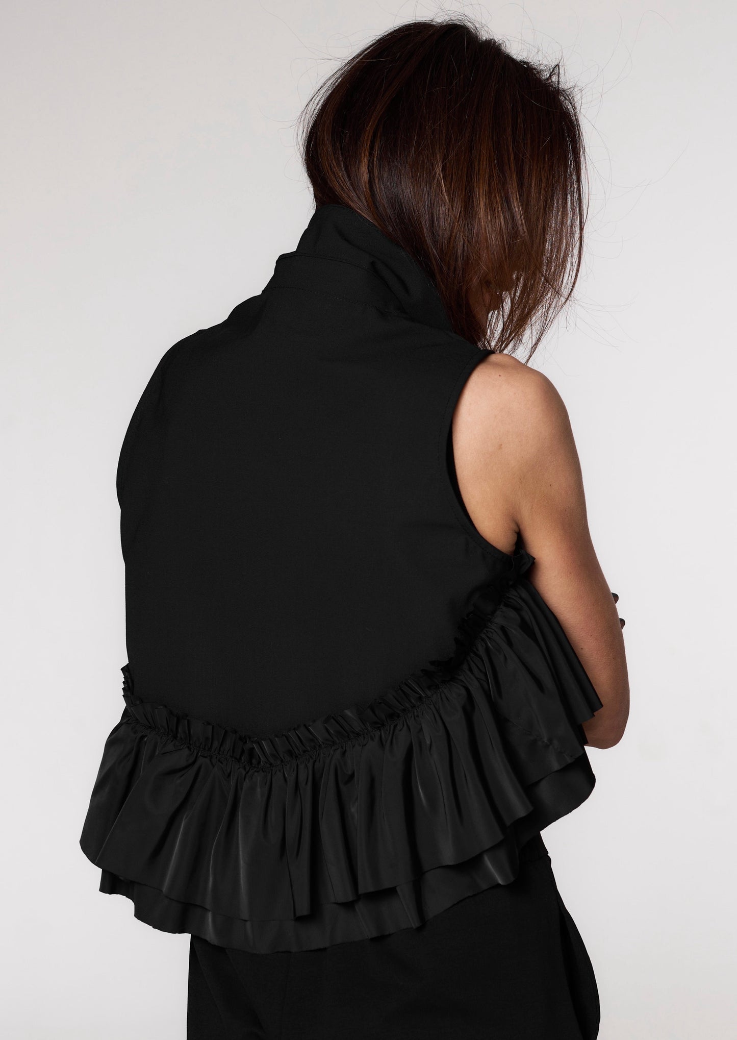 Veste ar volāniem WT